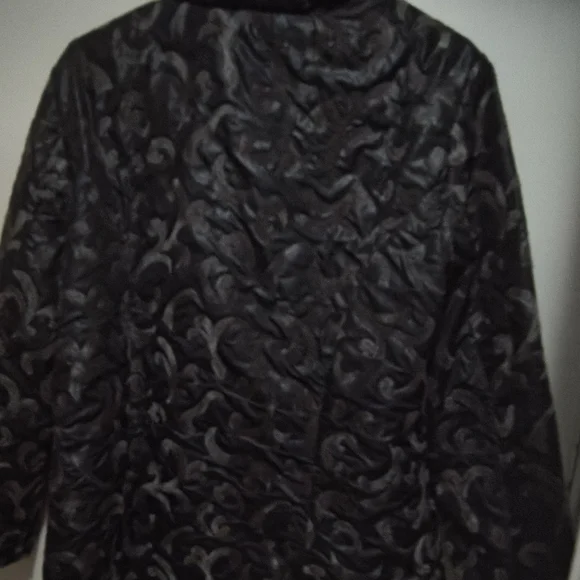 Elegant Black Patterned Women's Puffer Jacket - Picture 2 of 2